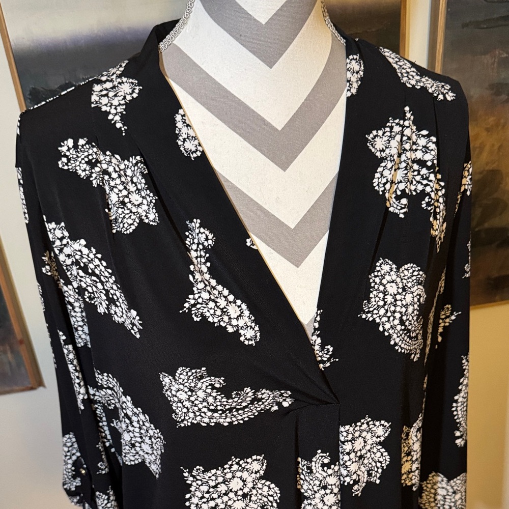 Liz Claiborne Career Black and White Paisley Blouse Size XL - Picture 2 of 10